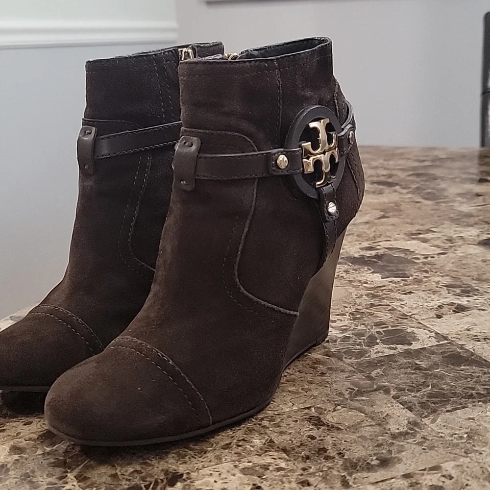 Tory Burch Women's Aaden Brown Suede Wedge Ankle Booties Size 7 M